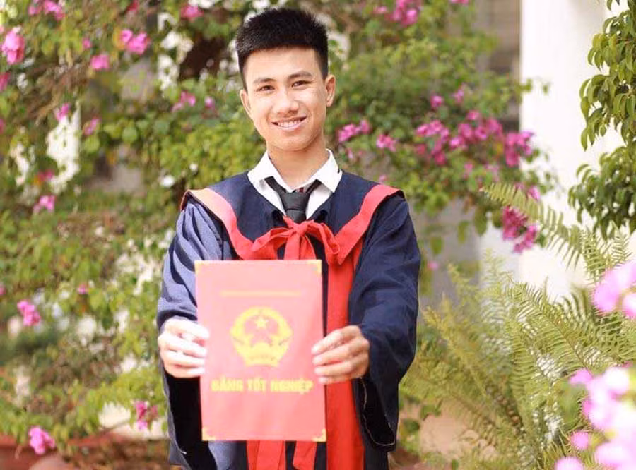 Em Lê Văn Trường-thủ khoa khối C cấp tỉnh (ảnh do nhân vật cung cấp).