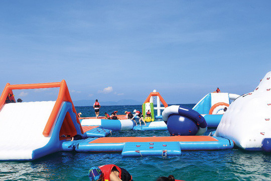 TTC Resort Premium - Dốc Lết vừa đưa vào khai trương khu nhà phao khổng lồ gần 1.000 m2