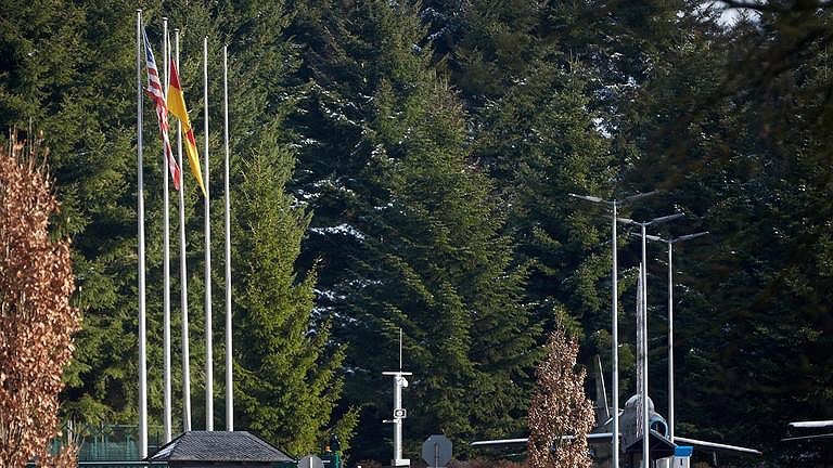  Bên ngoài sân bay quân sự Bundeswehr nơi bom hạt nhân B61 của Mỹ được cho là cất giữ ở Buechel, Đức. Ảnh: RT.