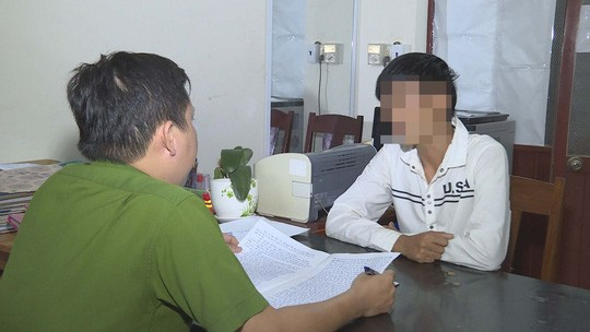 Đối tượng Lương Văn D. tại cơ quan điều tra  Đối tượng Lương Văn D. tại cơ quan điều tra