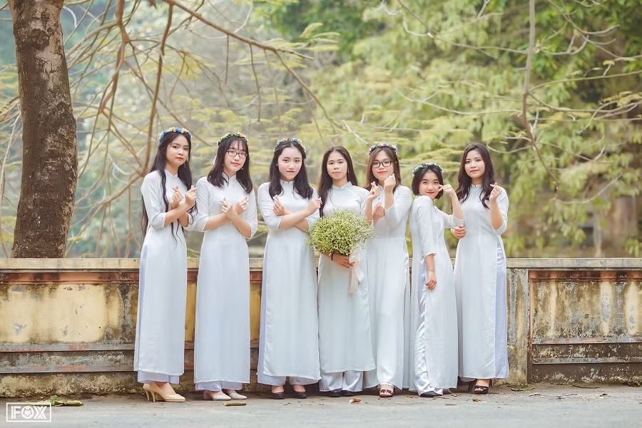 Thu Hà và những người bạn của mình.