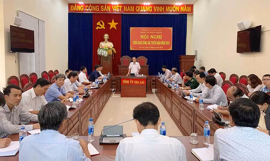  Trưởng ban Tuyên giáo Tỉnh ủy Lê Phan Lương phát biểu tại hội nghị triển khai công tác tuyên giáo năm 2019. Ảnh: Thanh Lâm