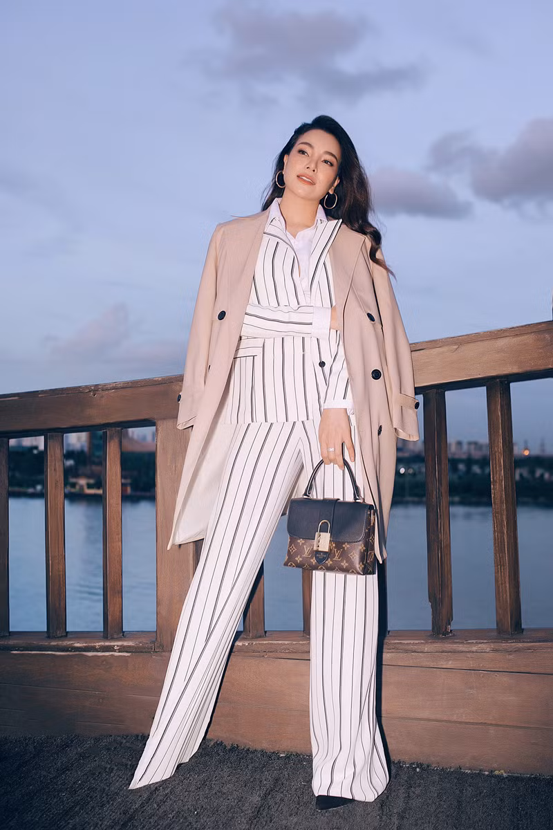  Trà Ngọc Hằng dần định hình theo mẫu phụ nữ hiện đại, cá tính và đầy năng lượng.