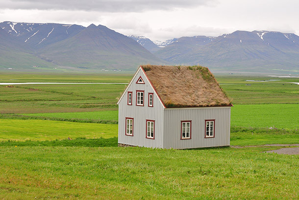 Kiểm tra chính xác địa chỉ lưu trú. Có thể bạn mê đắm tiện ích khách sạn nhưng vị trí của nó khá xa trung tâm, không tiện cho việc đi lại dẫn đến việc bạn sẽ phải trả một khoản phí không nhỏ cho các phương tiện giao thông. Kiểm tra chính xác địa chỉ lưu trú. Có thể bạn mê đắm tiện ích khách sạn nhưng vị trí của nó khá xa trung tâm, không tiện cho việc đi lại dẫn đến việc bạn sẽ phải trả một khoản phí không nhỏ cho các phương tiện giao thông.