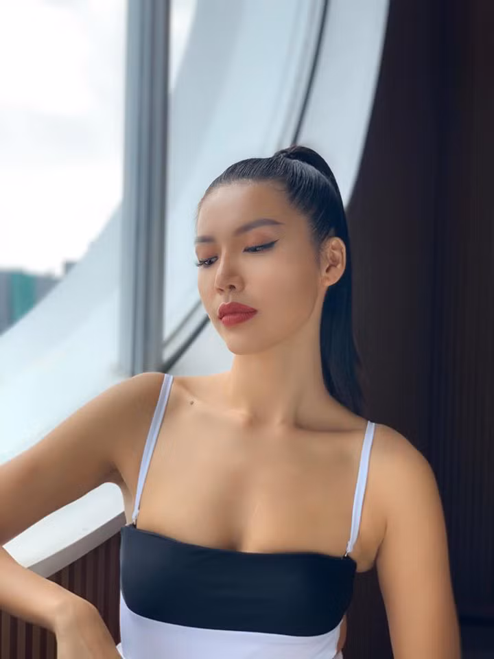  Thời gian gần đây, Minh Tú liên tục chia sẻ những dòng trạng thái về cô đơn. Trước đó, cô cho biết 