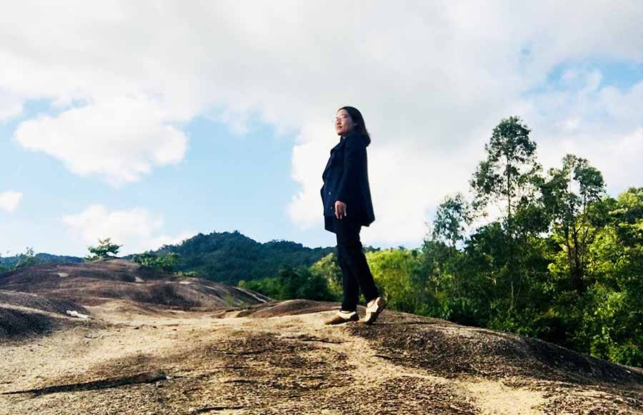  Hoàng hôn trên Hòn đá trải. Ảnh: H.L