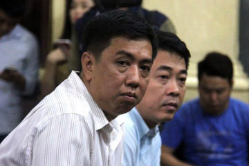 Võ Mạnh Cường và Nguyễn Minh Hùng tại phiên tòa hồi tháng 10/2017