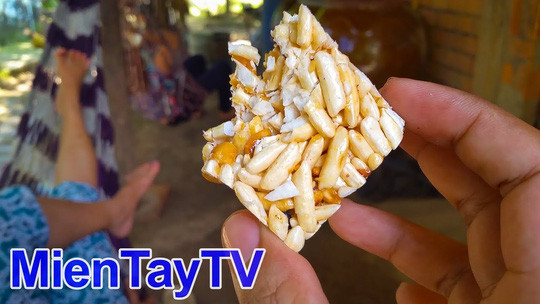 Thơm lừng mùi cốm ngào đường.