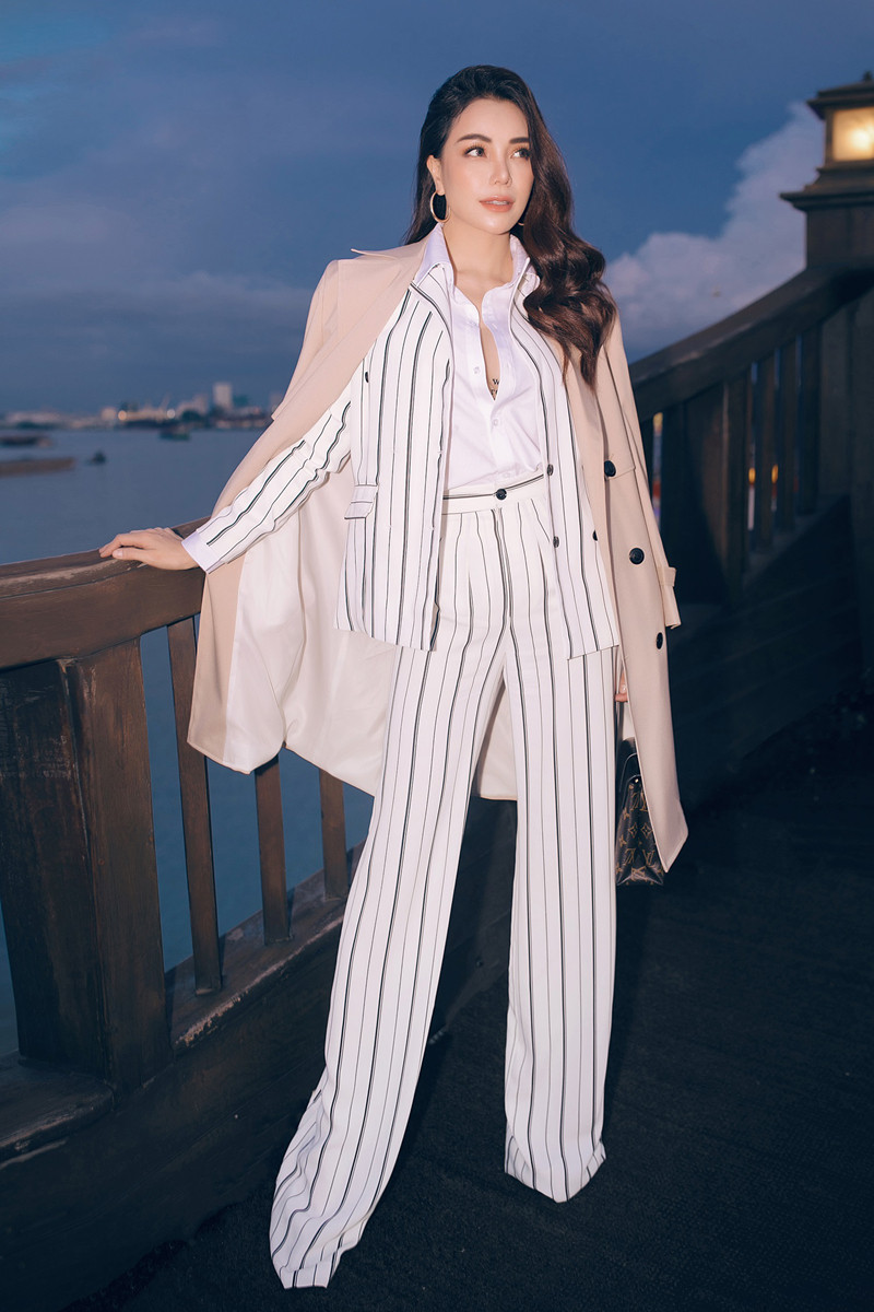 Cô cũng đang tiếp tục với các sản phẩm mới sẽ lần lượt ra mắt công chúng trong thời gian tới. Cô cũng đang tiếp tục với các sản phẩm mới sẽ lần lượt ra mắt công chúng trong thời gian tới./.