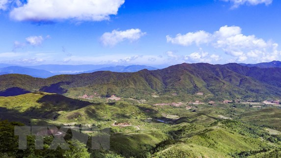  Đây là điểm cực Tây của Tổ quốc, nơi ngã ba biên giới Việt Nam-Lào-Trung Quốc. A Pa Chải được mệnh danh là nơi 1 tiếng gà gáy cả 3 nước cùng nghe và là mục tiêu chinh phục của không ít các phượt thủ. (Ảnh: Xuân Tư/TTXVN)