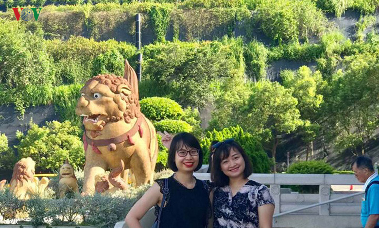  Không chỉ là chốn linh thiêng, Phật Quang Sơn còn biết đến là ngôi chùa có kiến trúc đồ sộ, hùng vĩ khiến du khách choáng ngợp khi tới thăm.