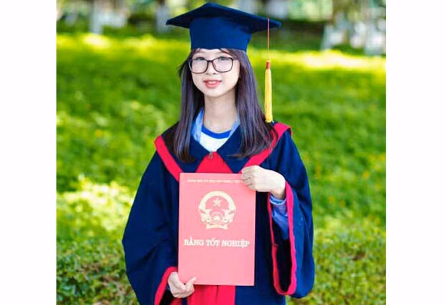 Em Nguyễn Thị Lê Thủy, thủ khoa khối B cấp tỉnh (ảnh do nhân vật cung cấp).
