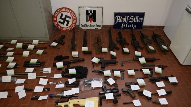 Cảnh sát Italy phát hiện kho vũ khí lớn. (Ảnh: Reuters)