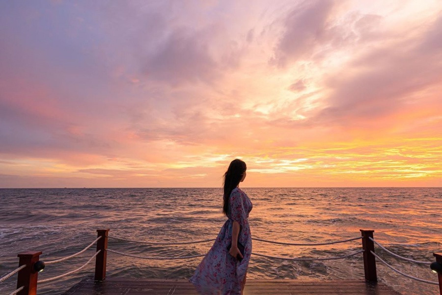 Đảo Phú Quốc (Kiên Giang) từ lâu đã luôn nằm trong danh sách những hòn đảo đẹp nhất tại Việt Nam nhờ cảnh quan thiên nhiên đẹp hút hồn với rất nhiều bãi biển đẹp, thời tiết dễ chịu và hải sản phong phú, thu hút đông đảo du khách trong và ngoài nước. (Ảnh: Akaryan) Đảo Phú Quốc (Kiên Giang) từ lâu đã luôn nằm trong danh sách những hòn đảo đẹp nhất tại Việt Nam nhờ cảnh quan thiên nhiên đẹp hút hồn với rất nhiều bãi biển đẹp, thời tiết dễ chịu và hải sản phong phú, thu hút đông đảo du khách trong và ngoài nước. (Ảnh: Akaryan)