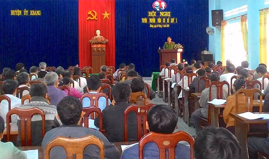 Các địa phương tổ chức hội nghị tuyên truyền viên cơ sở nhằm cung cấp thông tin tuyên truyền, định hướng DLXH trên địa bàn. Ảnh: Hồng Thi