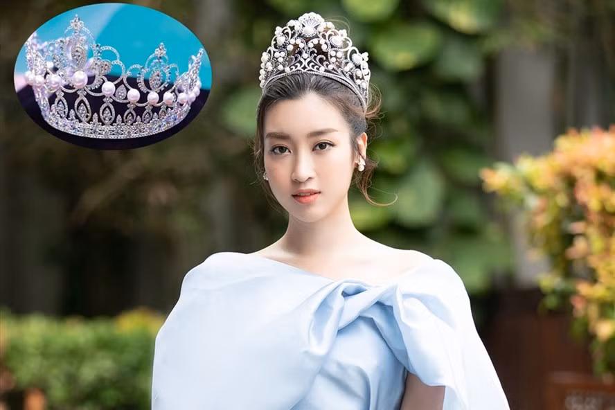 Theo thông tin từ Ban tổ chức Miss World Việt Nam 2019, Tân hoa hậu Miss World Việt Nam sẽ là người đại diện nhan sắc Việt tham gia đấu trường nhan sắc lớn nhất hành tinh – Miss World. Tân hoa hậu cũng sẽ là chủ nhân của những vật phẩm đặc biệt trong đó có chiếc vương miện trị giá lên tới 3 tỉ đồng. 