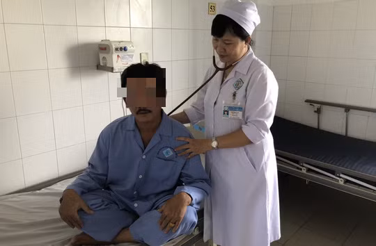 Bệnh nhân T. đã tỉnh táo sau ca nội soi gắp hạt vú sữa ra khỏi phế quản Bệnh nhân T. đã tỉnh táo sau ca nội soi gắp hạt vú sữa ra khỏi phế quản