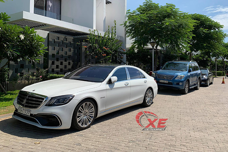 Mercedes-Benz S-Class biển số ngũ quý 7 và Lexus LX570 biển 