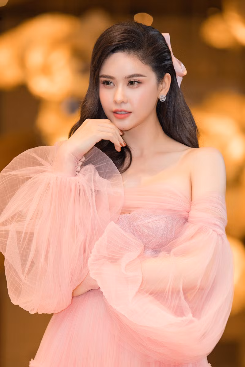  Trương Quỳnh Anh có con làm động lực rất lớn để tiếp tục làm việc và xây dựng kế hoạch chăm lo cho tương lai của con được trọn vẹn hơn.