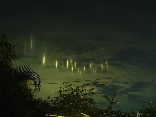  Trụ cột ánh sáng thường xuất hiện trên bầu trời Sulu một hoặc hai lần một năm. Ảnh: GMA News.