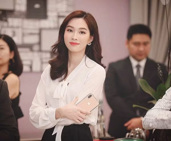 Có lẽ cũng vì thế mà Đặng Thu Thảo được người hâm mộ đặt cho cái tên là 'Thần tiên tỉ tỉ'