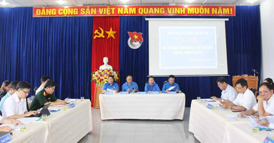 Toàn cảnh hội nghị Ban Chấp hành Tỉnh Đoàn lần thứ 6 (mở rộng) khóa XIV, nhiệm kỳ 2017-2022. Ảnh: Phan Lài 