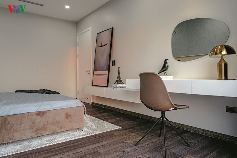 Nội thất một phòng ngủ khác, cũng với phong cách hiện đại, trẻ trung. Nội thất một phòng ngủ khác, cũng với phong cách hiện đại, trẻ trung.