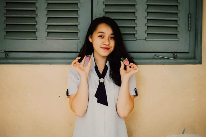 Chi là nữ sinh trường THPT Nguyễn Thị Minh Khai