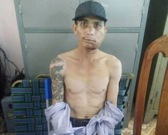 Đối tượng Tùng đã bị cơ quan công an bắt giữ khi đang lẫn trốn tại TP Đà Nẵng Đối tượng Tùng đã bị cơ quan công an bắt giữ khi đang lẫn trốn tại TP Đà Nẵng