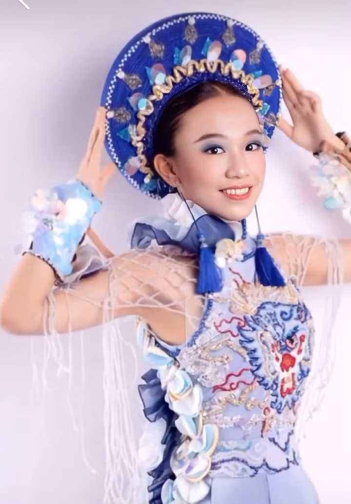 Trang phục “Cá chép hóa rồng” của Phương Nga trong phần thi quốc phục. Ảnh: NVCC.