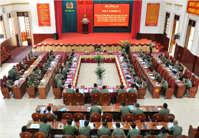 Toàn cảnh buổi Hội ý.