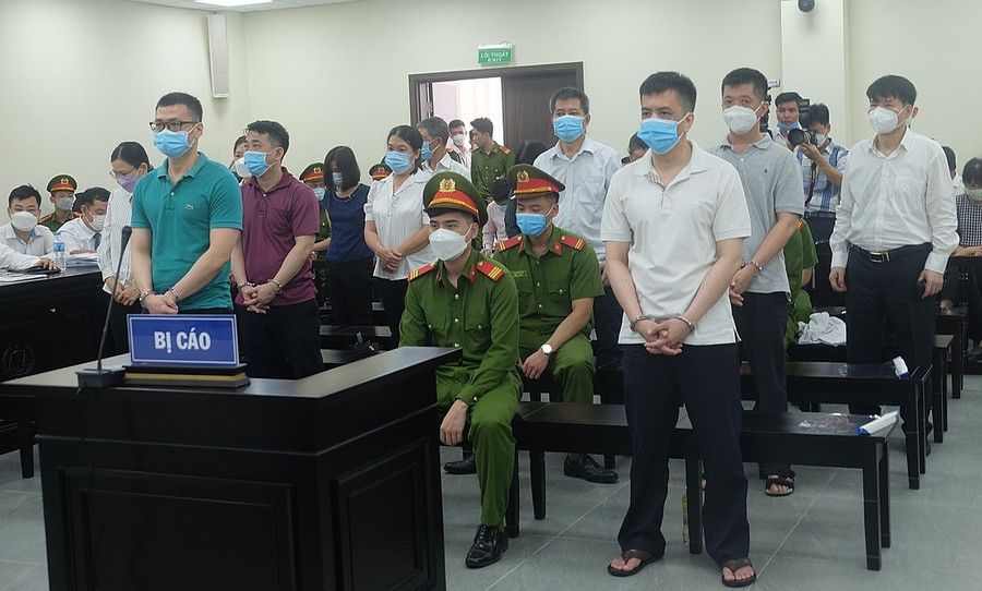  Các bị cáo trong vụ án thuốc giả liên quan Công ty VN Pharma. Ảnh: Đình Trường