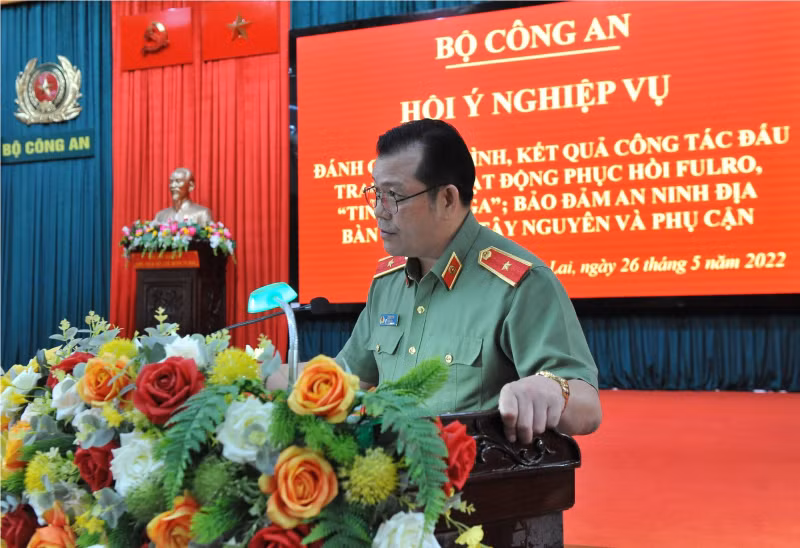 Giám đốc Công an tỉnh Đắk Lắk tham gia góp ý tại buổi Hội ý.