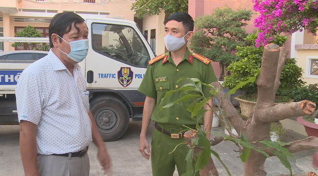 Cây mai của ông P.T.H bị đào trộm. Ảnh: N.G