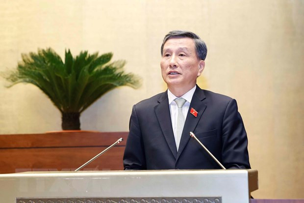 Chủ nhiệm Ủy ban Khoa học, Công nghệ và Môi trường của Quốc hội Lê Quang Huy trình bày Báo cáo thẩm tra Tờ trình của Chính phủ về tổng kết, đánh giá tổng thể tình hình thực hiện Nghị quyết số 66/2013/QH13 và kế hoạch triển khai dự án đường Hồ Chí Minh giai đoạn tiếp theo. (Ảnh: Doãn Tấn/TTXVN) Chủ nhiệm Ủy ban Khoa học, Công nghệ và Môi trường của Quốc hội Lê Quang Huy trình bày Báo cáo thẩm tra Tờ trình của Chính phủ về tổng kết, đánh giá tổng thể tình hình thực hiện Nghị quyết số 66/2013/QH13 và kế hoạch triển khai dự án đường Hồ Chí Minh giai đoạn tiếp theo. (Ảnh: Doãn Tấn/TTXVN)