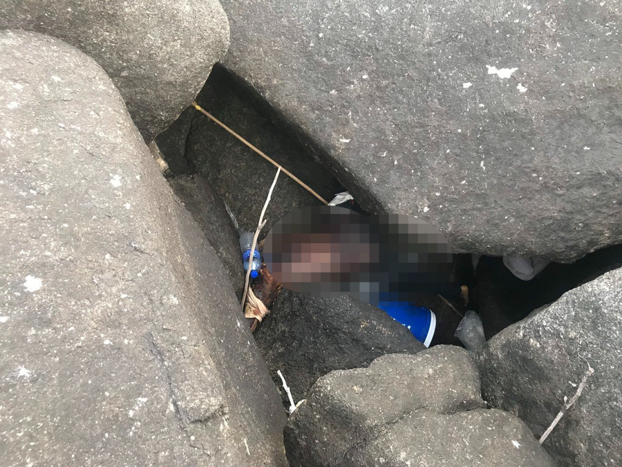 Hiện trường phát hiện xác chết tại Hòn Đụn. Ảnh:Trà Quang Hiện trường phát hiện xác chết tại Hòn Đụn. Ảnh:Trà Quang