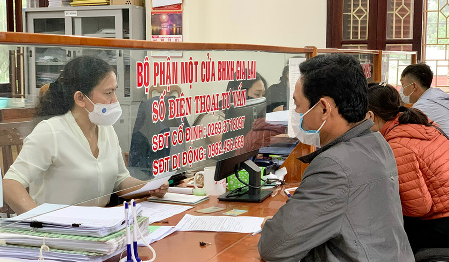  Bảo hiểm Xã hội tỉnh luôn chú trọng cải cách thủ tục hành chính để tạo thuận lợi cho người dân, tổ chức. Ảnh: Như Nguyện