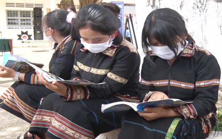 Đông đảo bạn trẻ tham gia ngày hội. Ảnh: Vũ Hanh