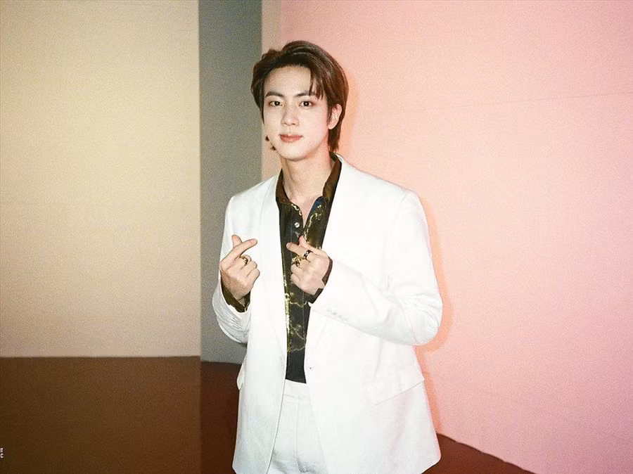  Anh cả BTS Jin dự kiến phải nhập cũ vào cuối năm nay. Ảnh: Big Hit