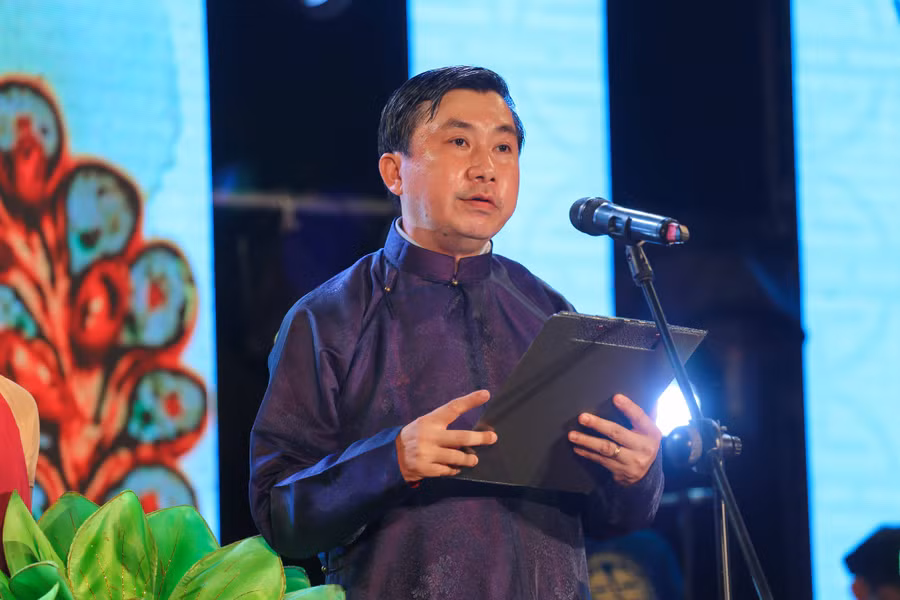 Ông Nguyễn Văn Phúc, Phó giám đốc Phụ trách Sở Du lịch Thừa Thiên - Huế, phát biểu tại buổi lễ. LÊ HOÀI NHÂN