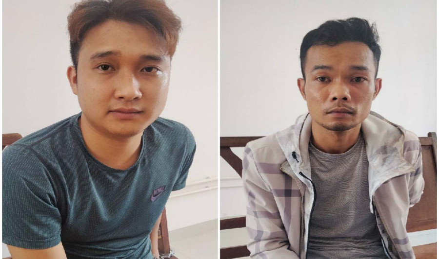 Chính (bìa trái) và Toàn tại Cơ quan điều tra Công an huyện Chư Sê. (Ảnh Công an huyện Chư Sê cung cấp) Hai đối tượng Chính (bìa trái) và Toàn tại Cơ quan điều tra Công an huyện Chư Sê (ảnh Công an Chư Sê cung cấp).