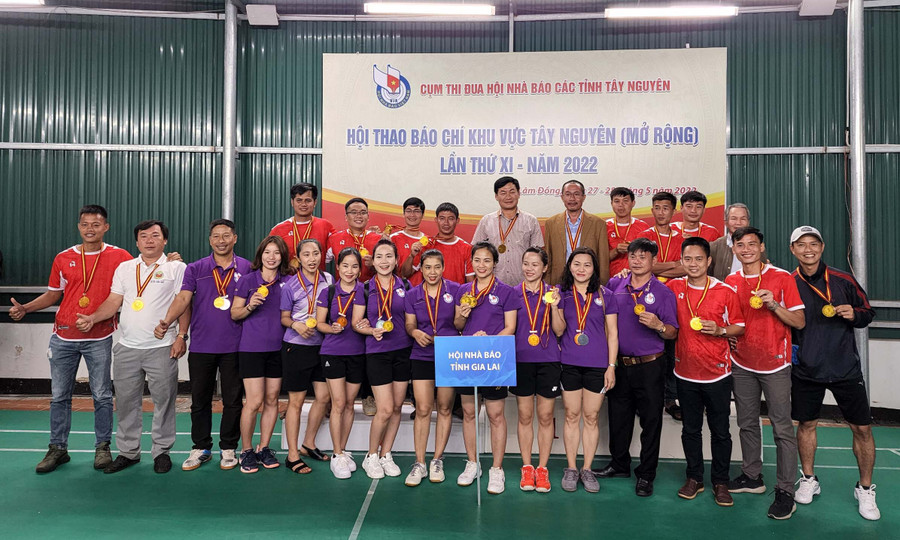  Đoàn VĐV Hội Nhà báo tỉnh Gia Lai đứng đầu bảng tổng sắp huy chương tại hội thao. Ảnh: Lê Văn Ngọc