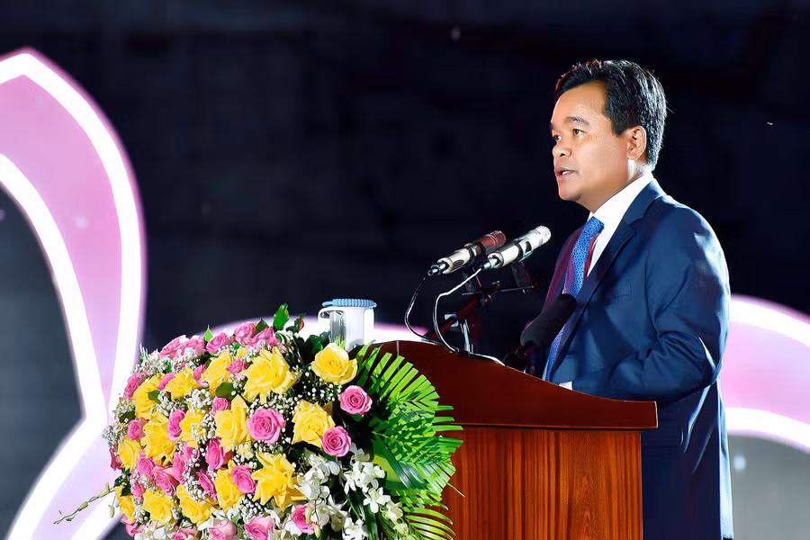 Bí thư Tỉnh ủy Hồ Văn Niên phát biểu khai mạc Tuần lễ kỉ niệm 90 năn Ngày thành lập tỉnh Gia Lai. Ảnh: Đức Thụy