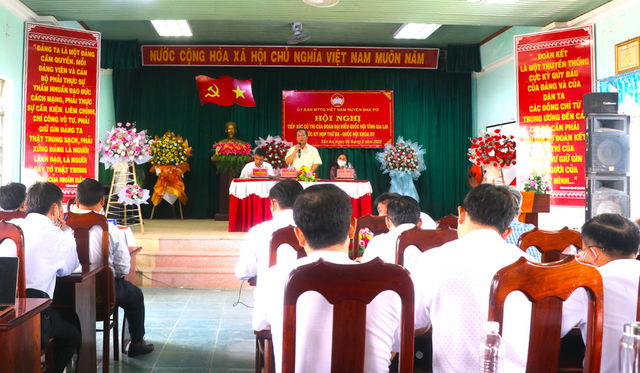 Quang cảnh buổi tiếp xúc cử tri tại xã Tân An (huyện Đak Pơ). Ảnh: Ngọc Minh Quang cảnh buổi tiếp xúc cử tri. Ảnh: Ngọc Minh
