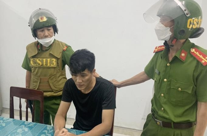  Đối tượng N.K.C. tại trụ sở Công an xã Nghĩa Dõng. Ảnh: T.H