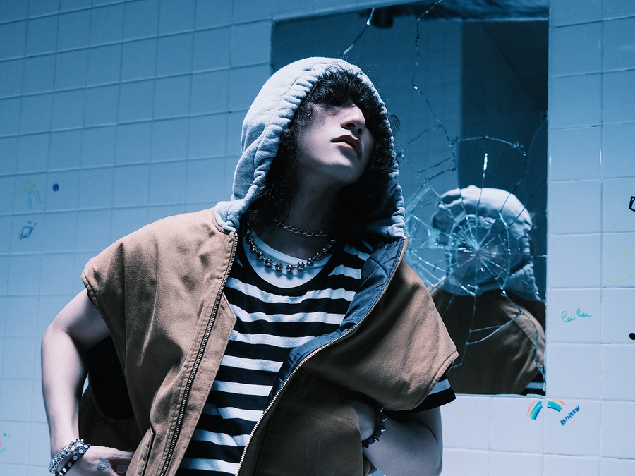 Sau khi cơ quan chức năng vào cuộc, phía Sơn Tùng M-TP xin lỗi và ẩn MV khỏi YouTube Việt Nam... FBNV