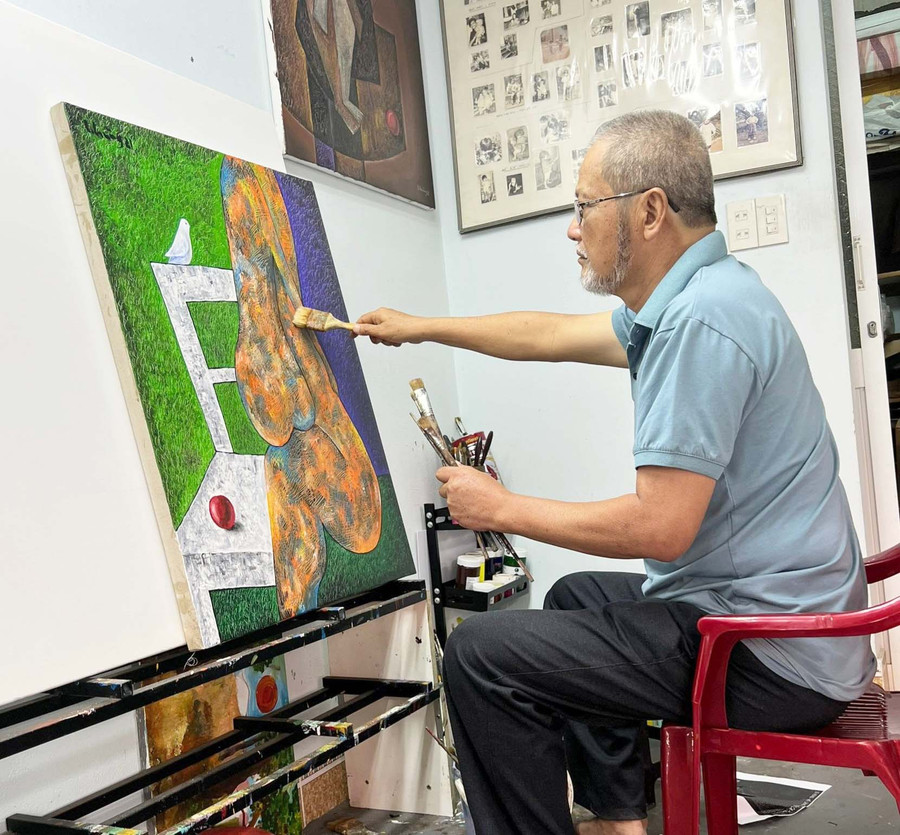 Họa sĩ Lê Hùng. Ảnh: Lê Vinh