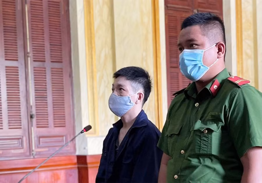 Bị cáo Đinh Thanh Bình khi nghe HĐXX tuyên án tử hình. Ảnh: HOÀNG YẾN