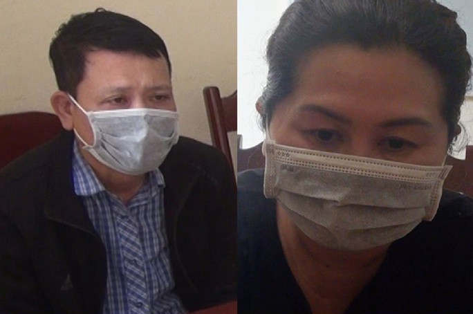 Vợ chồng Đỗ Văn Lấn tại cơ quan công an