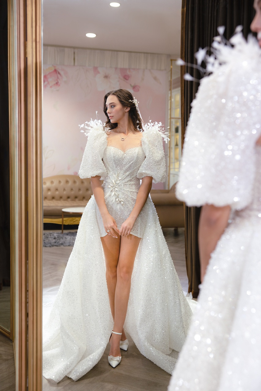  Váy cưới của Dianka đều được Bùi Tiến Dũng chi trả. Chàng thủ môn chia sẻ không muốn công khai giá trị váy cưới, vì đây chính là món quà mà anh tặng cho vợ trong ngày trọng đại. Ảnh: NVCC 